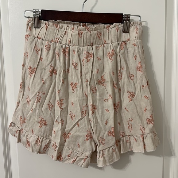 Shorts - Picture 2 of 3